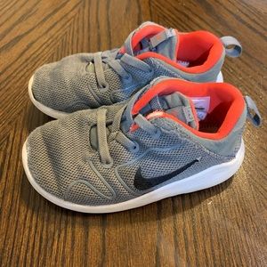 Boys Nike tennis shoes